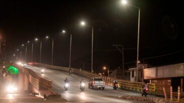 Elec modernizó luminarias del puente Segundo Centenario