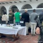 Capturados junto a uniformados de la Policía Nacional