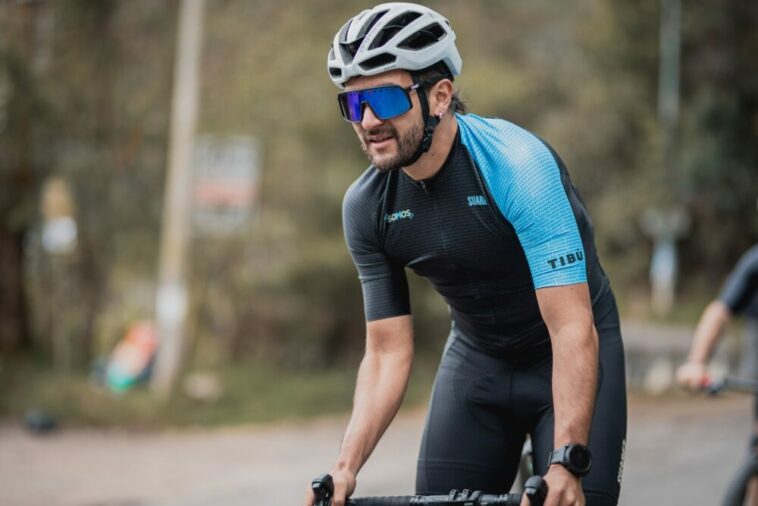 La Cruz Roja Colombiana lanza “SOMOS”: un Jersey de Ciclismo que exalta a Colombia