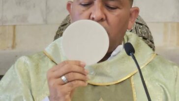 Padre Jefferson Ariza Ojeda celebra bodas de plata de vida sacerdotal