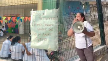 Por salario caído protestaron las madres comunitarias del CDI El Recuerdo en Montería