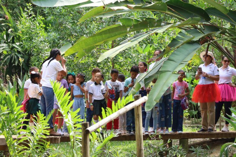 TURBACO | Estudiantes sobresalientes disfrutaron de un día inolvidable en el Jardín Botánico