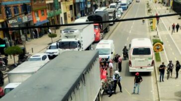 Accidente en Funza involucró tractocamión, buseta y motocicleta