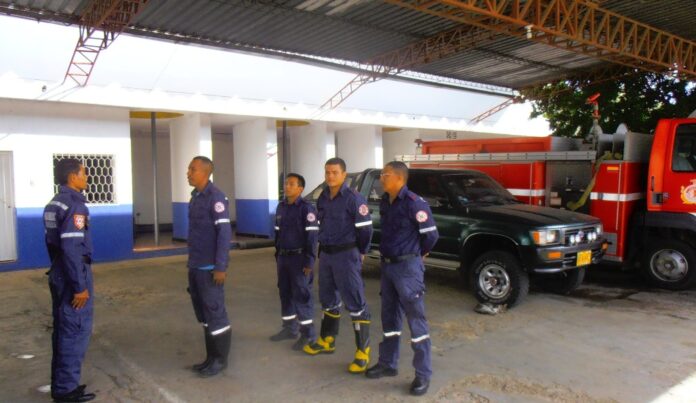Solo cinco cuerpos de Bomberos en La Guajira, tienen contrato con las administraciones municipales para estar atentos a cualquier emergencia que se presente.