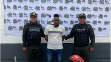 «Atemorizaba disparando a los negocios que no pagaban»: Capturado alias ‘El Negro’ en Bogotá
