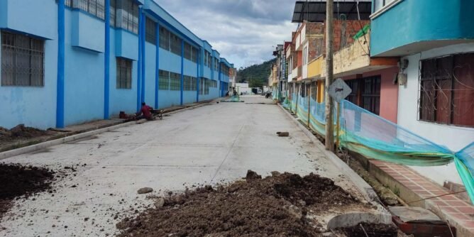 Avanza segunda fase de pavimentación de calles aledañas al Hospital Clarita Santos de Sandoná