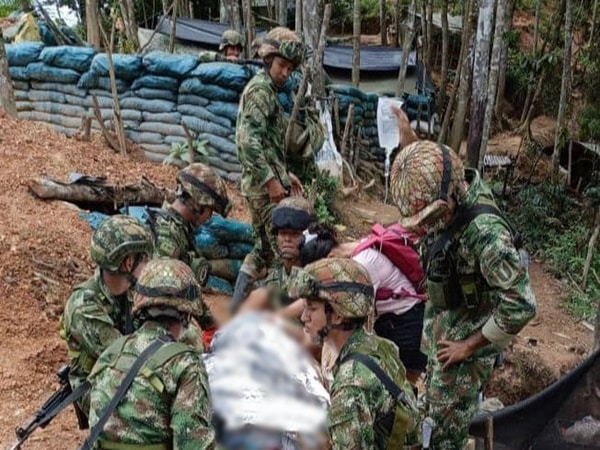 El concejal adelantaba  un recorrido por el acueducto veredal con el objetivo de restablecer el servicio para los habitantes tras la activación de cargas explosivas.