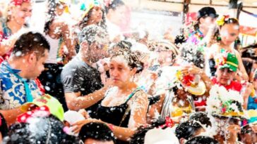 Córdoba: prohibirán el uso de espuma durante desfiles de comparsas y carrozas