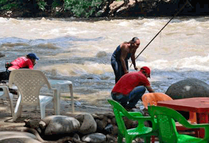 Creciente del Guatapurí se llevó varias carpas en Hurtado