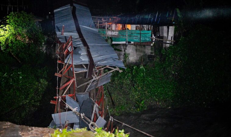 El puente se callo