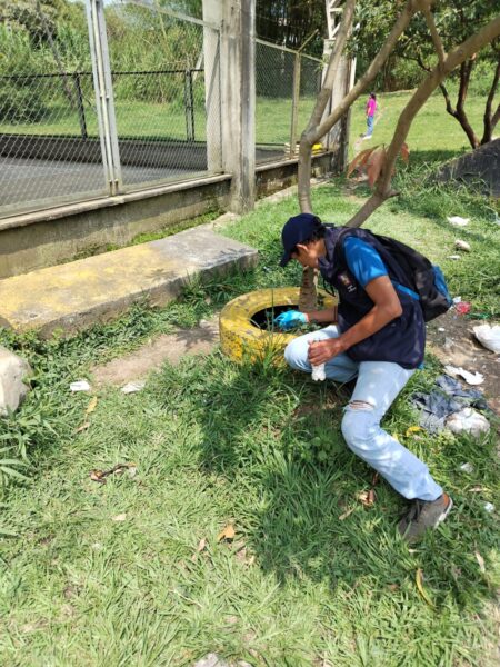 En Dosquebradas, inspección casa a casa para prevenir el dengue