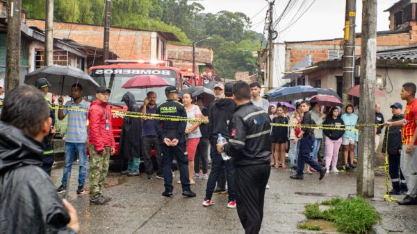 Gobernador pide al Gobierno Nacional acelerar  reubicación de las familias de La Esneda