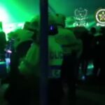 Intervienen fiesta clandestina en Cajicá: 50 jóvenes bajo influencia de sustancias de drogas y alcohol.