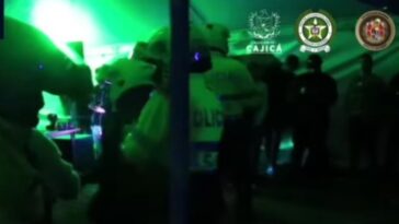 Intervienen fiesta clandestina en Cajicá: 50 jóvenes bajo influencia de sustancias de drogas y alcohol.