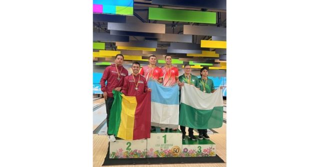 Jóvenes del Quindío brillaron y alzaron la plata en Campeonato Nacional de Bowling