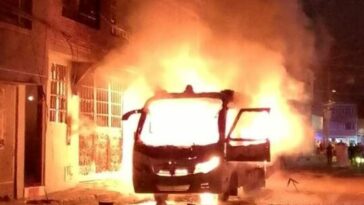 Noticia de Última Hora: Un bus quedó en llamas en la comuna uno de Soacha