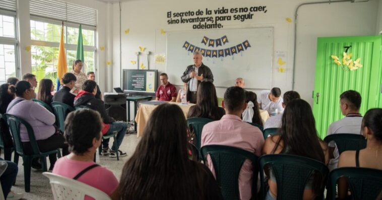 342 jóvenes de Manizales se graduaron del programa de Universidad en el Campo y Universidad en tu Colegio