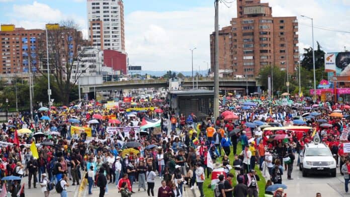 Así se desarrollan las marchas de Fecode.