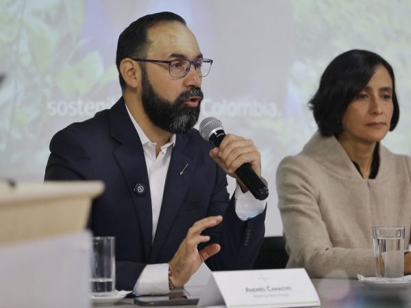 Ministro de Minas y Energía Andrés Camacho