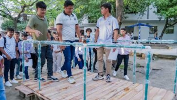 Con botellas de plástico construyen proyectos de ingeniería