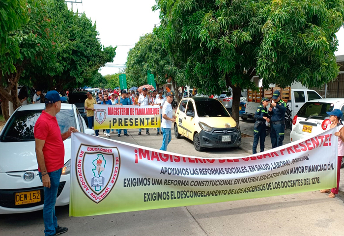 Docentes marcharon de manera pacífica en Valledupar