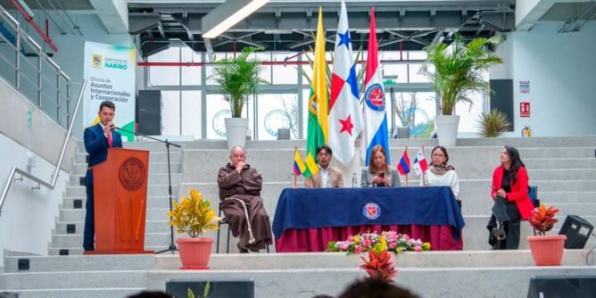 Embajadora de Panamá concluye visita a Nariño con encuentro académico en la Universidad Cesmag