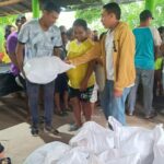 Entregan más ayudas humanitarias a damnificados en Las Palomas