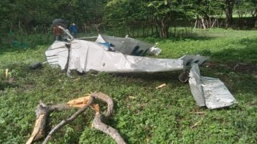 Fallecen los dos tripulantes de avioneta que cayó en una finca en Atlántico