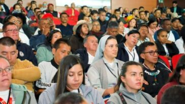 Gobernador de Nariño expone estrategias de paz y desarrollo en foro de Popayán