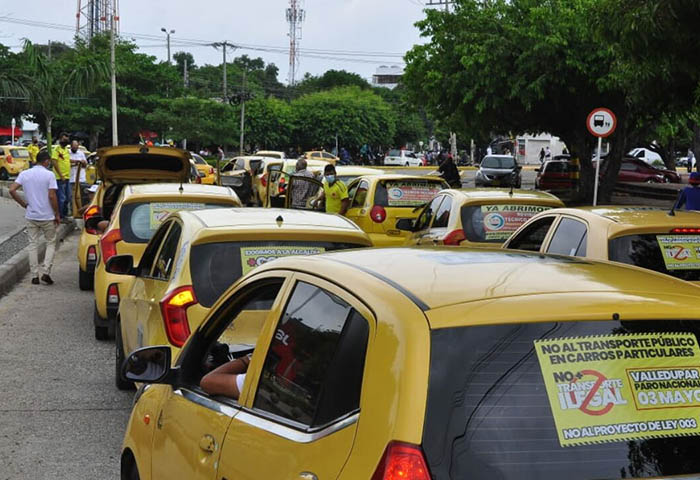 Taxistas denuncian persecución por las fotomultas