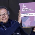 Presidente Gustavo Petro firma y sanciona la pensional