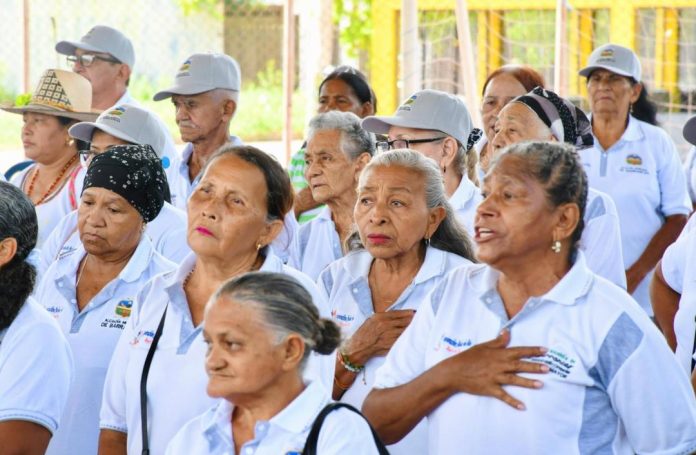 Felices están las abuelas y abuelos de la nueva estrategia que ha implementado el alcalde, buscándole su bienestar.