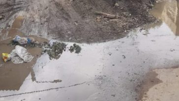 Aguas residuales y deslizamientos en cerros están que sepultan a San Fernando