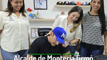 Alcalde de Montería firmó crédito de $53.000 millones para pavimento