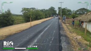 Comenzó la instalación de la carpeta asfáltica de la vía a Martinica y Leticia