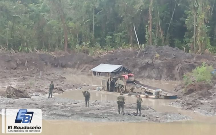 Fuerzas Militares destruyen siete unidades de producción minera en Chocó.