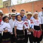Gobernador de Antioquia recibe reconocimiento por promoción del derecho al juego