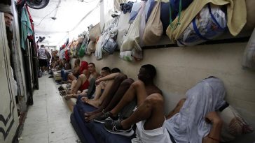 Hacinamiento: la vida en menos de cuatro metros cuadrados en la cárcel de Villahermosa y estaciones de Cali