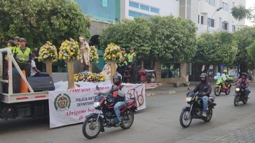 La Policía de Córdoba celebró el Día de la Virgen del Carmen con una misa y bendiciendo sus vehículos