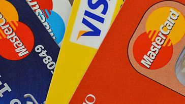 Visa y Mastercard amplían tope de comisiones de tarjetas que no son de la UE