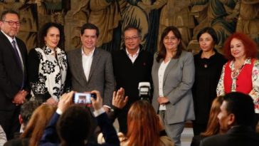 Presidente Gustavo Petro con nuevos ministros