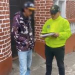 Capturan a 'La Zorra', el último integrante de la banda de extorsionistas 'Los Galleros' Alias 'La Zorra' enfrentará cargos por secuestro extorsivo, concierto para delinquir, fabricación, tráfico, porte o tenencia de armas de fuego y hurto.