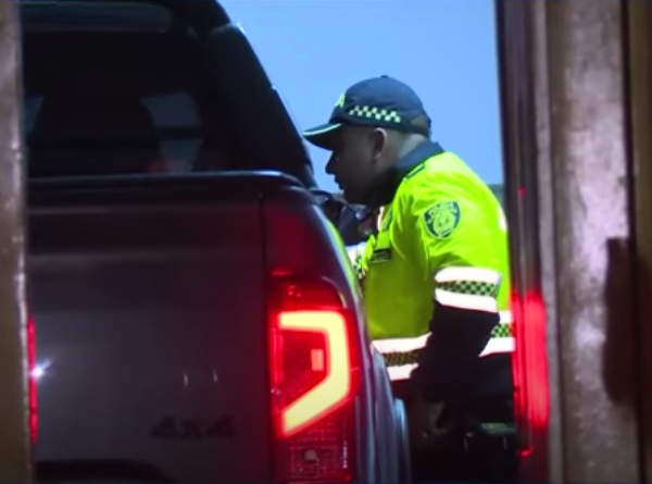 Conductor iba camino a denunciar robo de su vehículo y se topó con el ladrón manejando su camioneta, en Bogotá