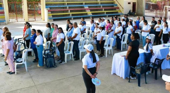 Asistentes a la socialización del programa de salud mental, realizado en Barrancas.