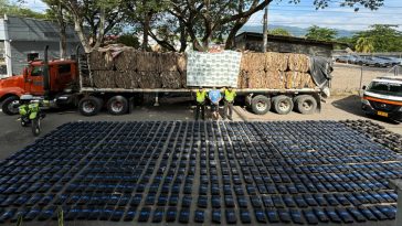 En La Dorada incautaron 728 kilos de marihuana que iban transportados en una tractomula