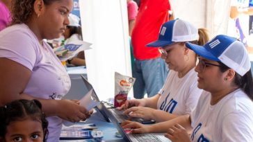 Jóvenes del barrio Nacho Vives conocieron la oferta académica de la Institución Universitaria de Santa Marta