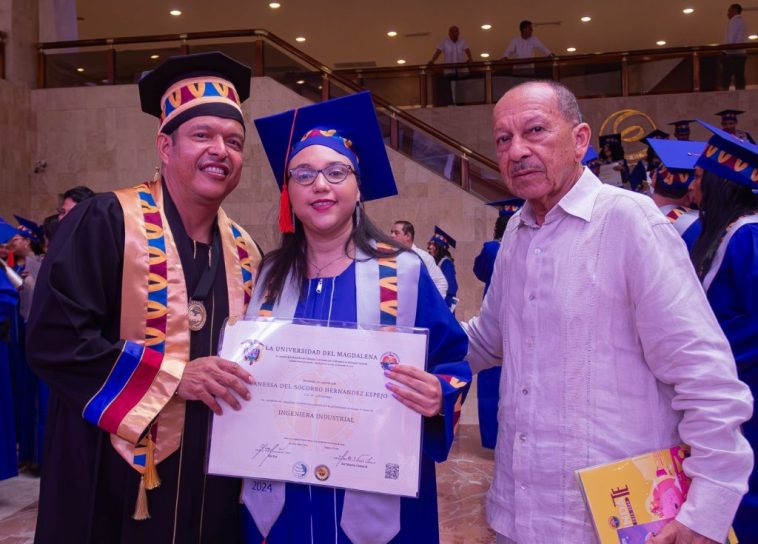 La historia de Vanessa Hernández la joven que luchó contra todo pronóstico para graduarse como de ingeniera