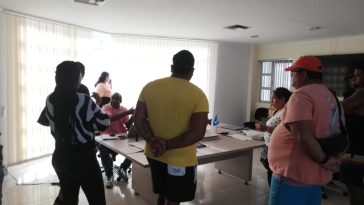 Reunión de Coralina con prestadores de Johnny Cay para mejorar condiciones del parque regional