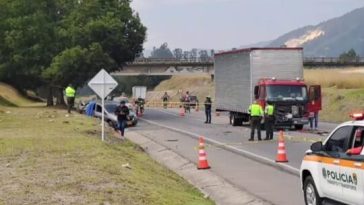 Trágico accidente en la vía Canoas- Soacha: una mujer fallece y tres personas resultan heridas