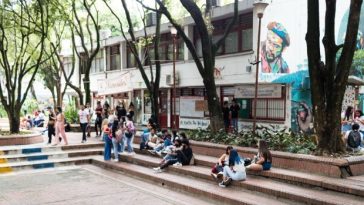 Universidad Sur colombiana, abre convocatoria para los estudiantes que quieran egresar con doble titulación.